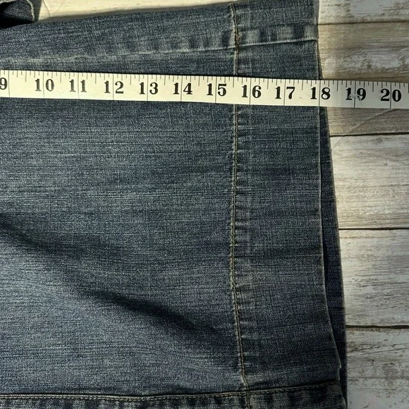 NWT Tommy Hilfiger Double Button Wide Leg Denim Capri Pants Size 10 - Picture 11 of 11